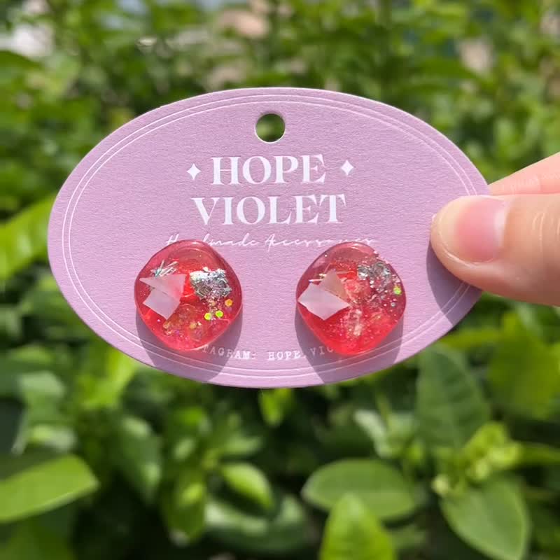 红色优雅闪亮水果感耳环- The Spark - 耳环/耳夹 - 树脂 红色