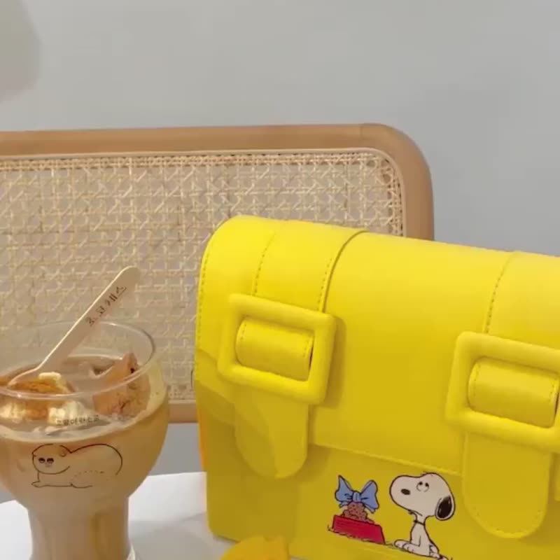 SNOOPY 史努比联名款 斜背包 | 黄 - 侧背包/斜挎包 - 其他材质 黄色