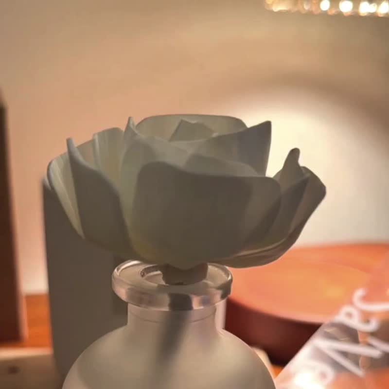 【暖光・岁月 扩香花礼盒】陶杯蜡烛&扩香瓶 附卡片、品牌提袋 - 香薰/精油/线香 - 其他材质 白色