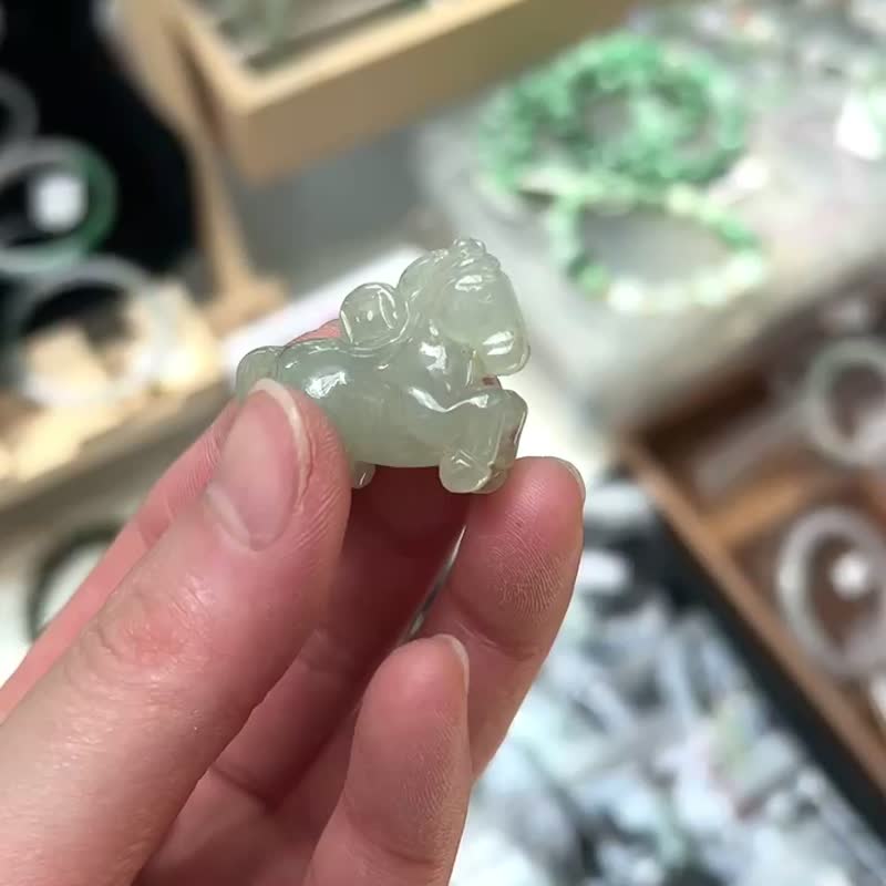 冰种 天然翡翠 缅甸 A玉 玉镯 • 冰种湖绿色马翡翠吊坠 - 手链/手环 - 石头 绿色