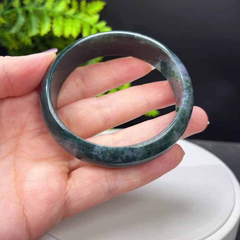 水草玛瑙手镯 59MM 冰润满草飘花苔藓玉髓手环 颜色浓郁 纹理异象 - 手链/手环 - 半宝石 绿色
