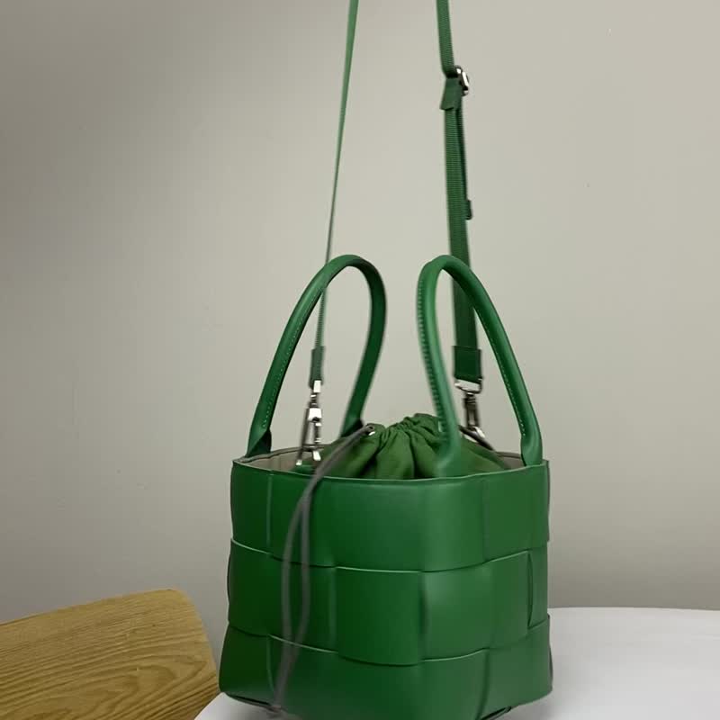 DIY bag kit - A daily use Zinnia bag , Beginner friendly - 皮件 - 真皮 多色