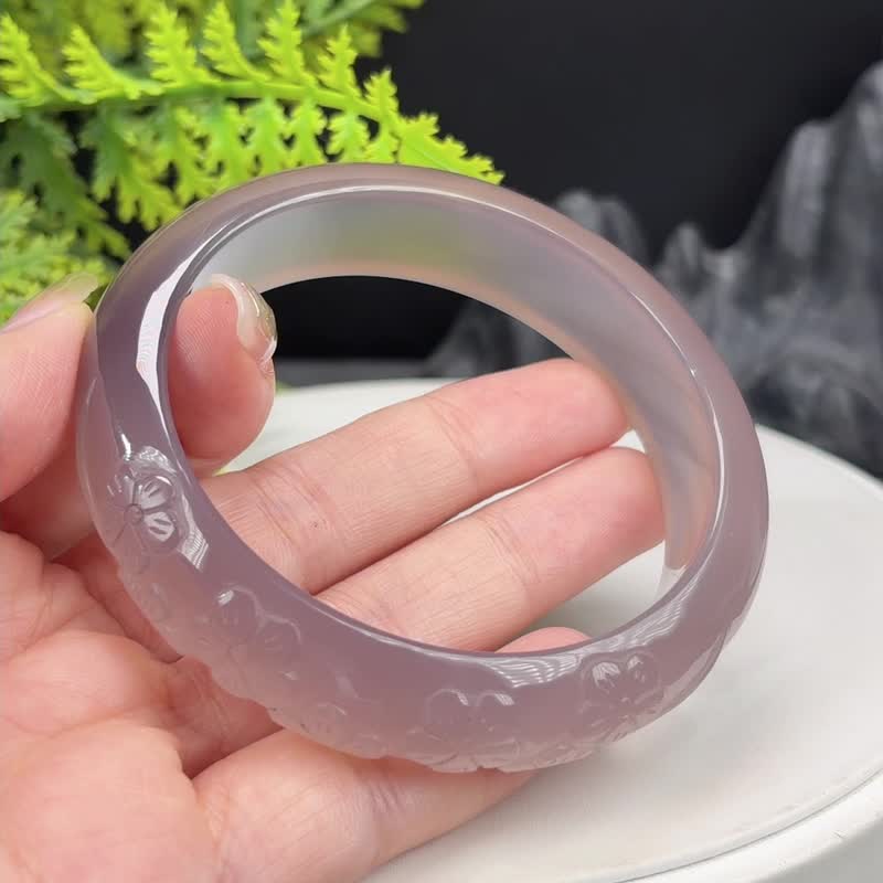 紫灰色玛瑙手镯 62MM 冰润起光龙鳞纹手雕梅花 玉髓手环 调节情绪 - 手链/手环 - 半宝石 