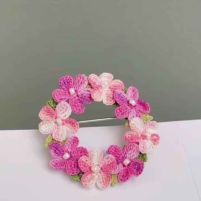 Pinkoi独家发售微鈎 渐变粉色系 五瓣小花 胸针 - 胸针 - 绣线 粉红色