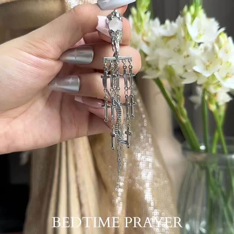 Gothic cross asymmetrical chain tassel stud earrings - 耳环/耳夹 - 铜/黄铜 银色