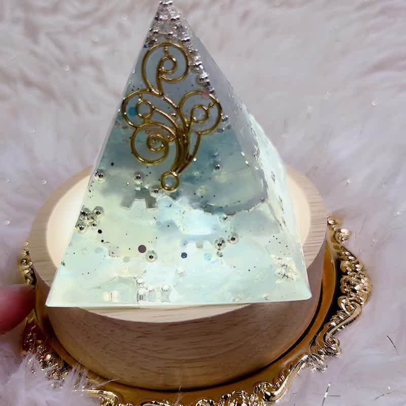 海洋灵魂-海水蓝宝奥刚能量金字塔 - 摆饰 - 水晶 