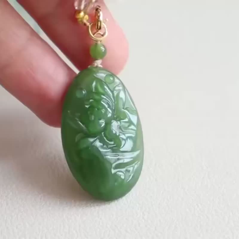 天然和田玉碧玉雕花无事牌吊坠俄料碧玉老料菠菜绿脂份厚玉质细腻 - 项链 - 玉石 