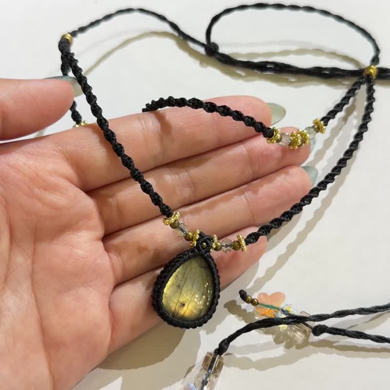Crystoria Stone | Macrame | 南美蜡线 | 项链 | 黄光拉长石 - 项链 - 宝石 黑色
