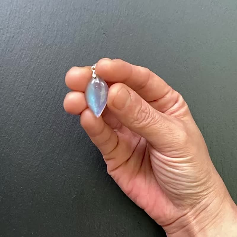 天然冰透体蓝月光石 旺财运 旺姻缘 925纯银钛钢项链 - 项链 - 水晶 蓝色