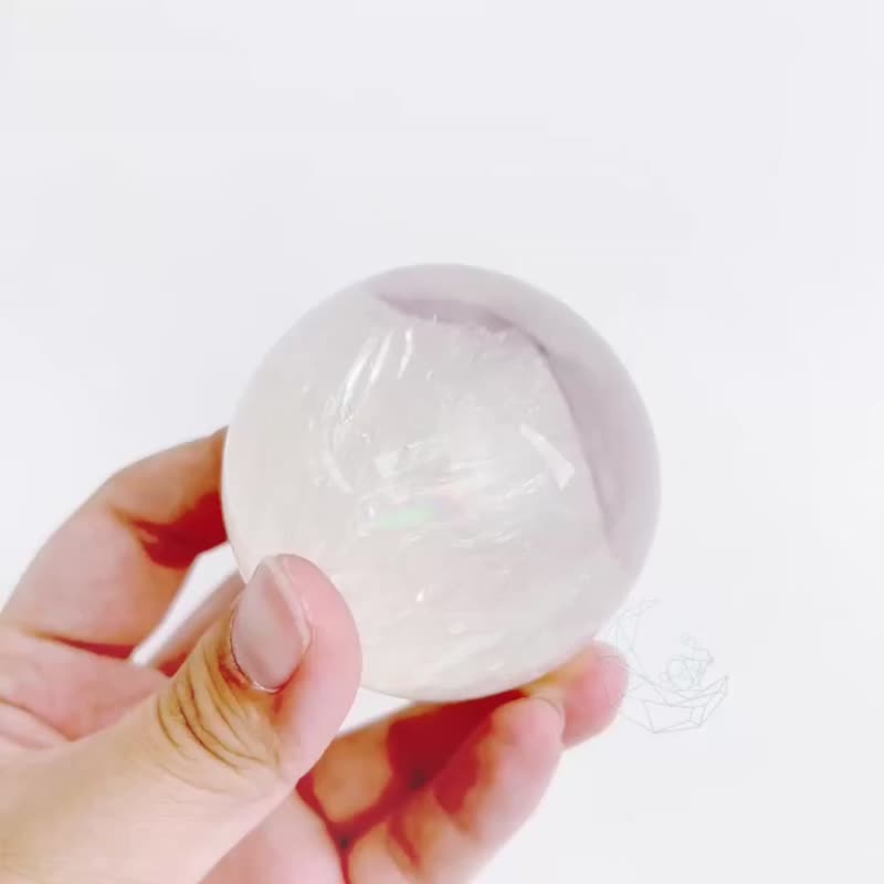 萤石球 5.6cm 晶莹感 透明球 发丝纹 冰柱感 冰清玉粹 多彩虹光 - 摆饰 - 水晶 透明
