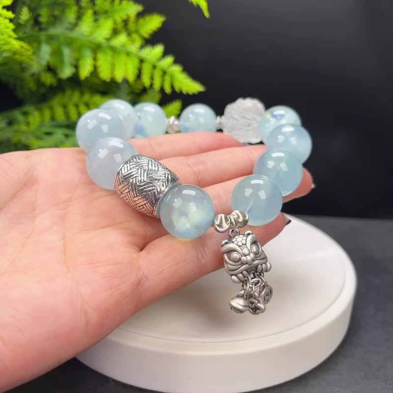 浅色海蓝宝设计手串 大颗粒冰润星光 白水晶醒狮 S999银桶珠醒狮 - 手链/手环 - 水晶 