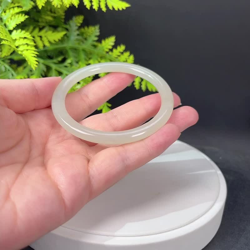 和田玉手镯58MM 老料晴水绿飘糖玉手环 附证书 清灵之气 上手温婉 - 手链/手环 - 玉石 绿色