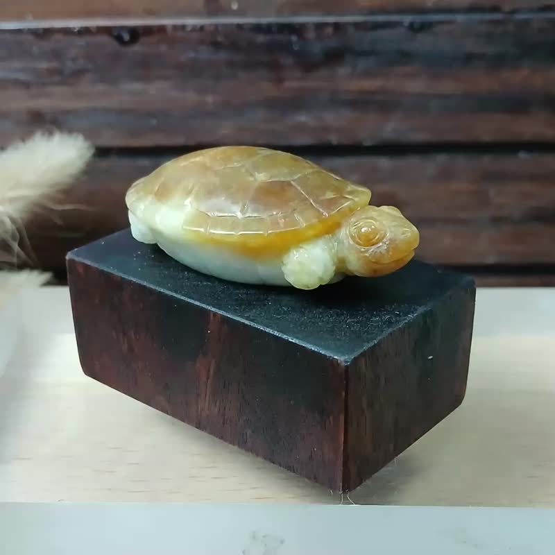雕件 逗乐动物-富甲龟 蜜糖缅甸玉 - 摆饰 - 玉石 黄色