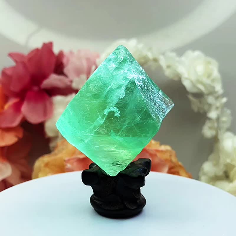 E2纯天然稀有巨大八面体萤石带雪花千层63.6*64*60.6MM能量原矿 - 摆饰 - 半宝石 绿色