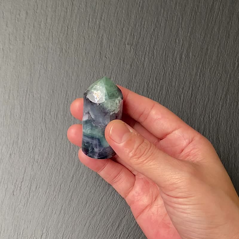 彩虹渐层萤石 | 增智慧 招财开运 净化气场 | 快速出货 水晶柱 - 摆饰 - 水晶 多色