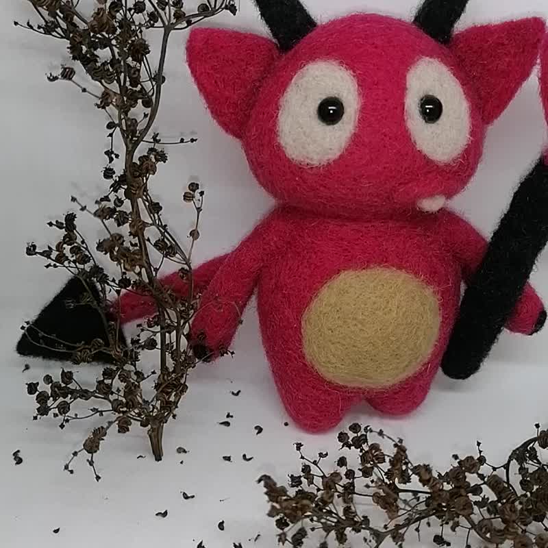Felted toys Cute devil Halloween gift Heart wool - 玩偶/公仔 - 羊毛 紫色