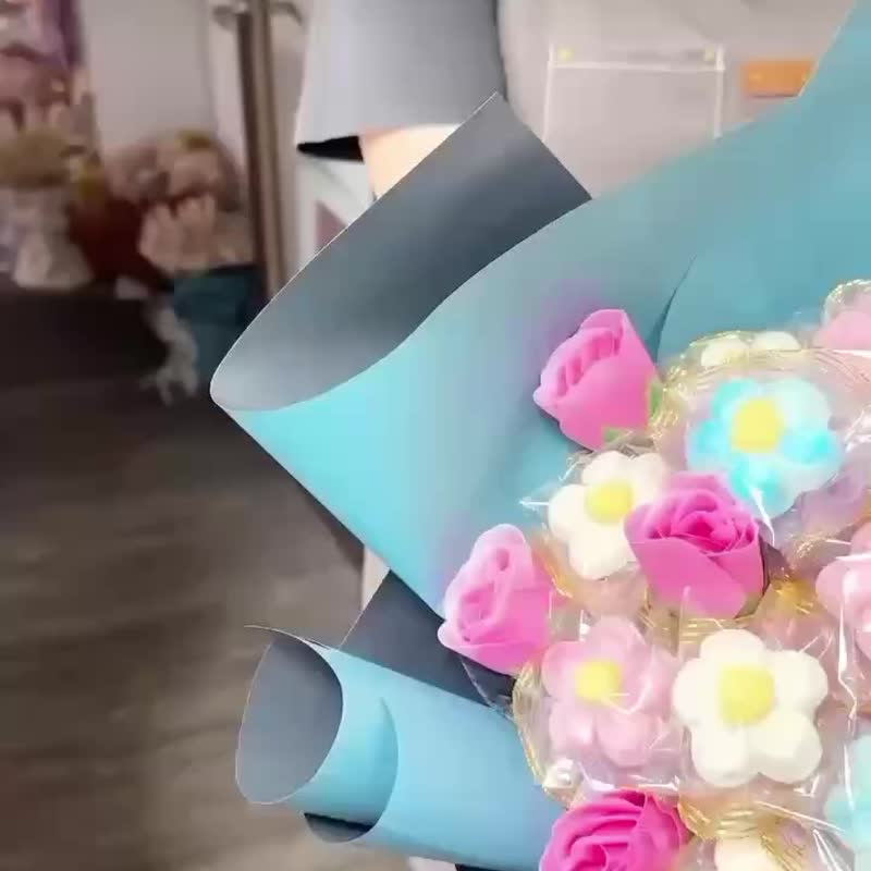 绚丽 毕业熊 花束 (大花花棉花糖 24 支 + 香皂花 15 支)DM002 - 干燥花/捧花 - 新鲜食材 蓝色