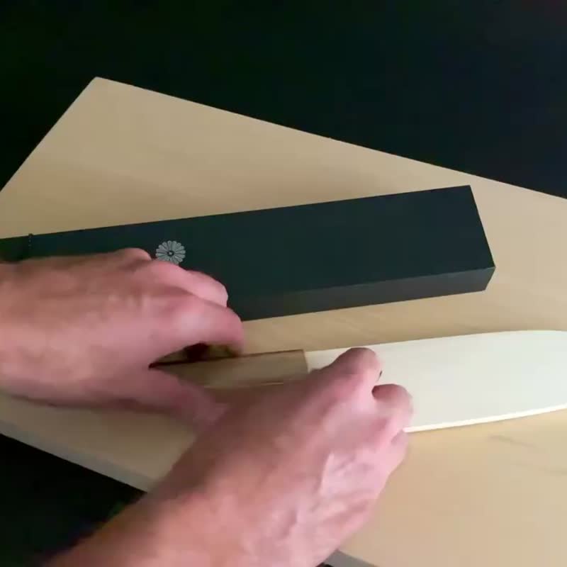 KIKUSUMI NATUR 樫本三德刀大马士革日本钢AUS10抛光锤纹处理 - 菜刀/刀架 - 不锈钢 银色