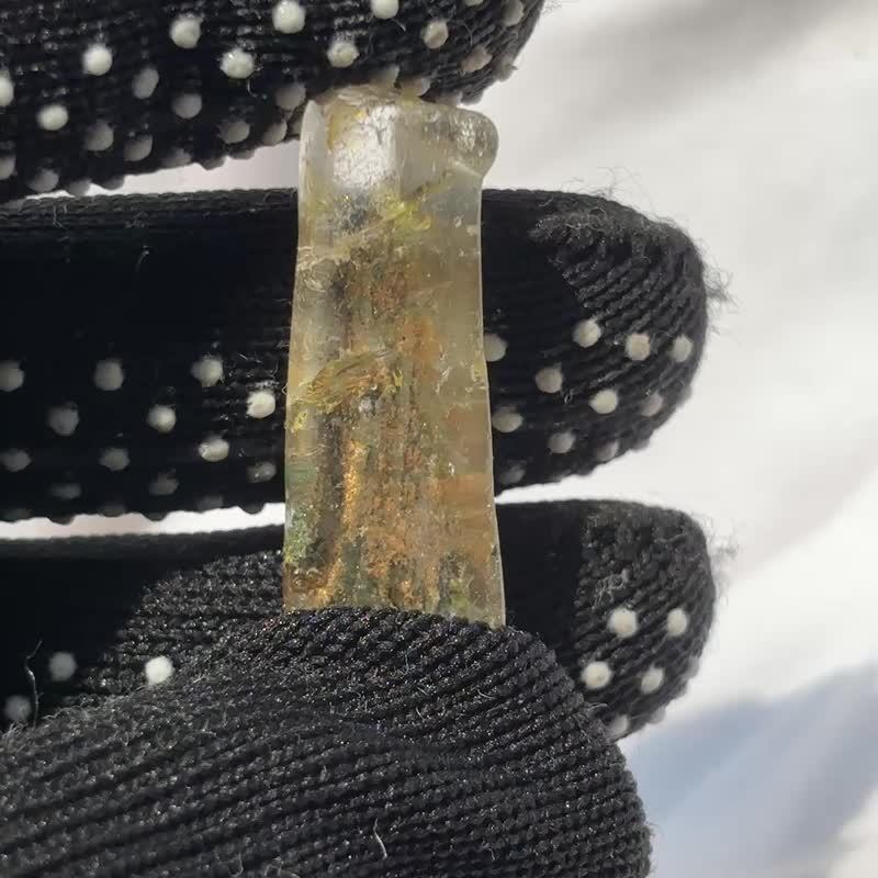 高清 彩虹 360 度景 星光 莫内花园 水晶 小滚石 手把玩 天然原石 - 摆饰 - 水晶 多色