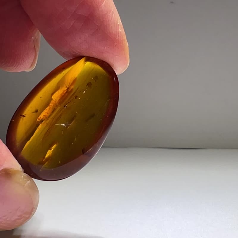 天然缅甸琥珀 虫珀 4克 Amber 金珀 原石 琥珀 白垩纪 时空胶囊 - 吊饰 - 半宝石 金色