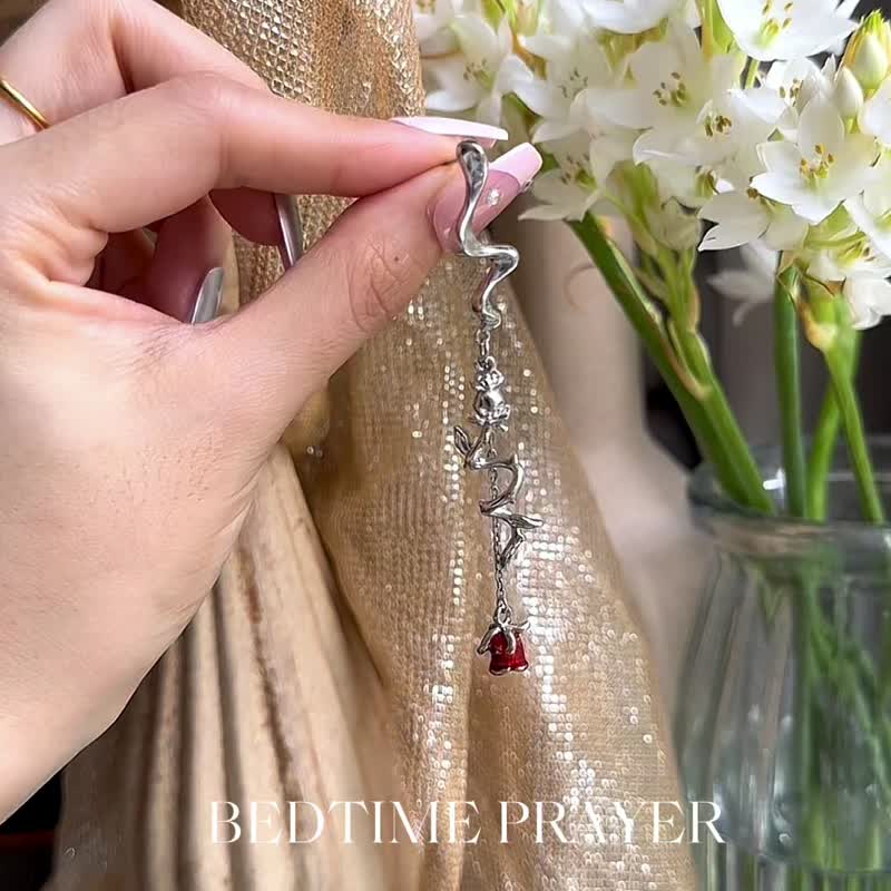 Rose tassel stud earrings  asymmetrical niche retro earrings - 耳环/耳夹 - 铜/黄铜 银色