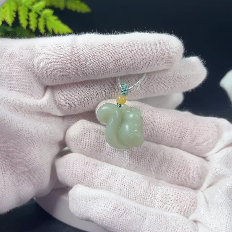 和田玉松鼠吊坠 老料且末蓝立体手雕玉项錬 油润细腻 造型可爱 - 项链 - 玉石 