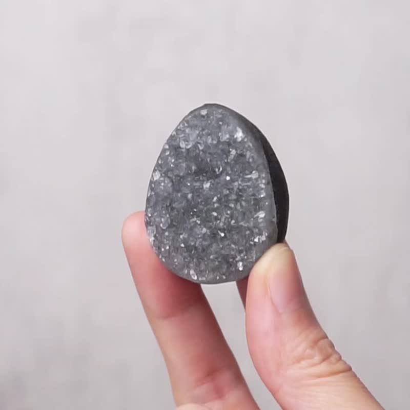 拇指彩晶蛋 // 智慧 财富 // 水晶蛋 水晶摆饰 赠底座 - 摆饰 - 水晶 灰色