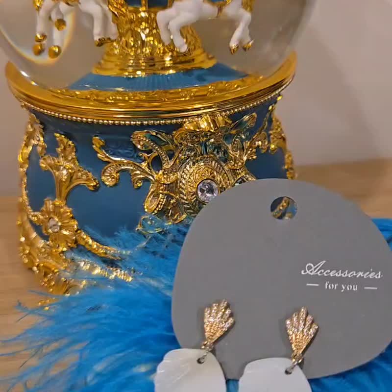 【Tyna Étoile-金色海岸】天然贝壳雕刻耳环 - 耳环/耳夹 - 贝壳 白色