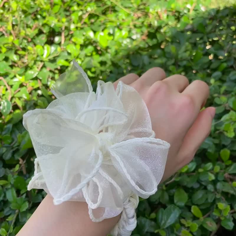 白色 花 发圈 手腕花  【亮光丝】 - 发饰 - 其他人造纤维 白色