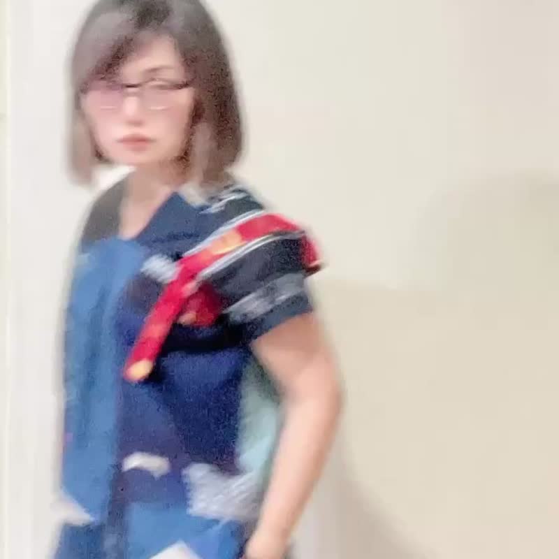 独一无二蓝色花纹拼接镂空红色龟甲纹不对称拼接四角衣四方衣 - 女装背心 - 棉．麻 蓝色