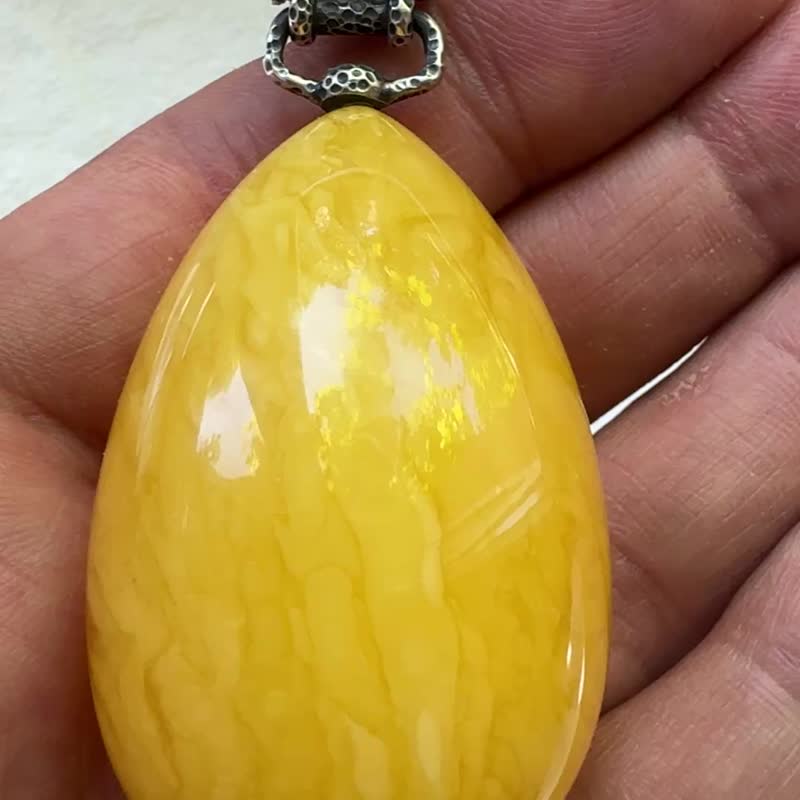 独特手工制波罗的海琥珀吊坠  大自然的独家礼物 有机黄石首饰 - 项链 - 半宝石 黄色
