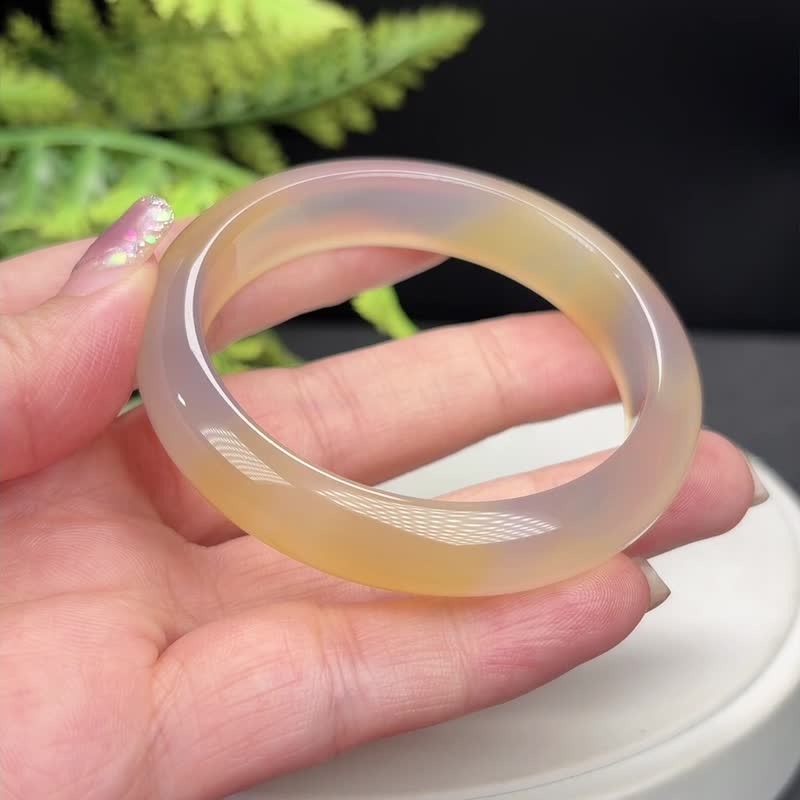 浅灰金色 玛瑙手镯 52+MM 冰润起光玉髓手环 招财纳福 辟邪平安 - 手链/手环 - 半宝石 