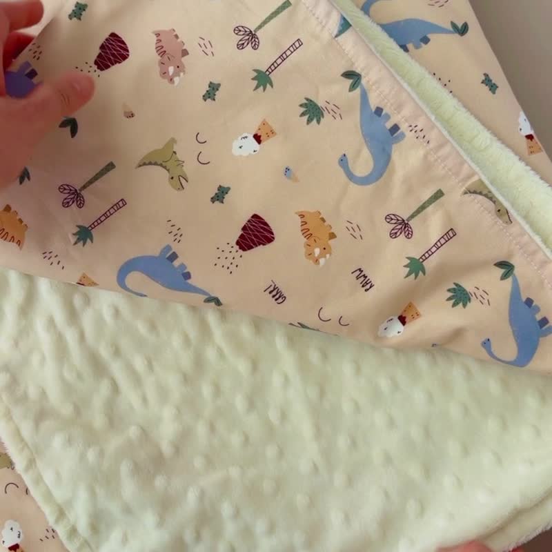 奶茶恐龙小火山  宝宝豆豆绒毯 婴儿手作 新生儿礼 - 围嘴/口水巾 - 棉．麻 黄色