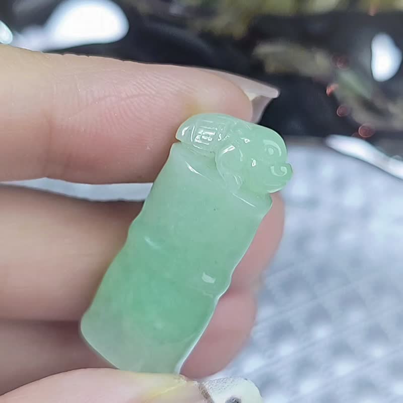 招财•事业•健康•幸福|马卡龙绿金蟾竹节印章|缅甸A翡翠吊坠 - 项链 - 玉石 