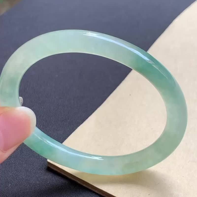 冰种翡翠天然翡翠玉镯A玉手镯 玉鈪 • 冰种湖水绿翡翠贵妃镯 - 手链/手环 - 玉石 绿色