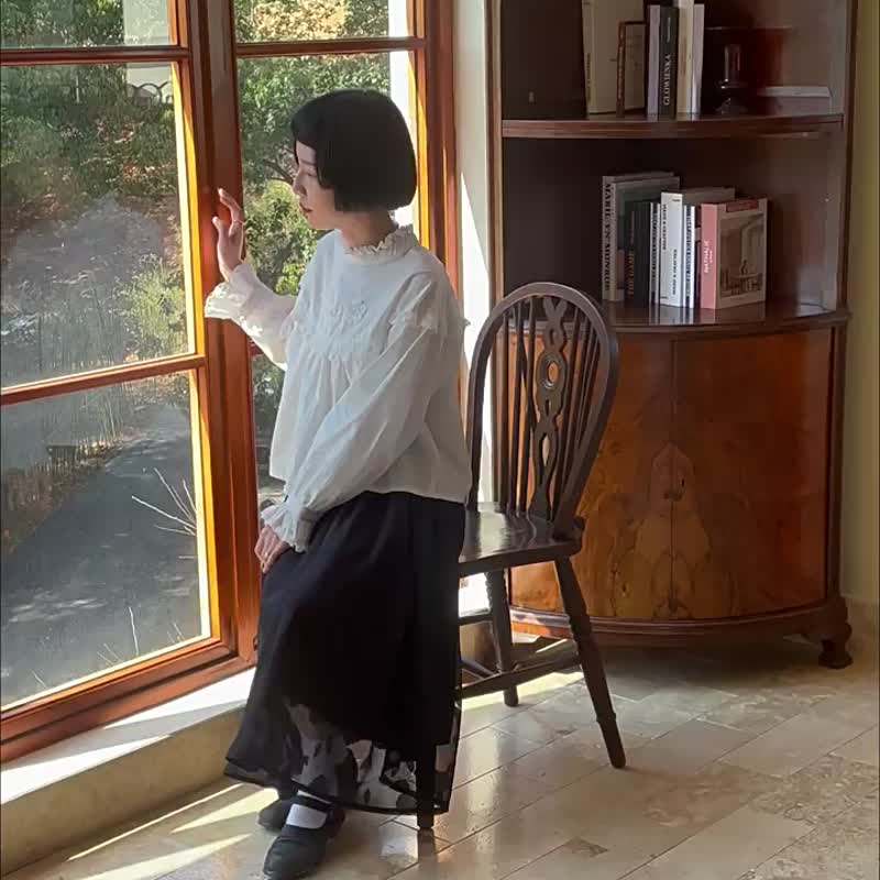 黑白2色 法式復古少女蕾絲花邊襯衫 立領泡泡袖宮廷風春秋裝上衣 - 女装衬衫 - 棉．麻 白色