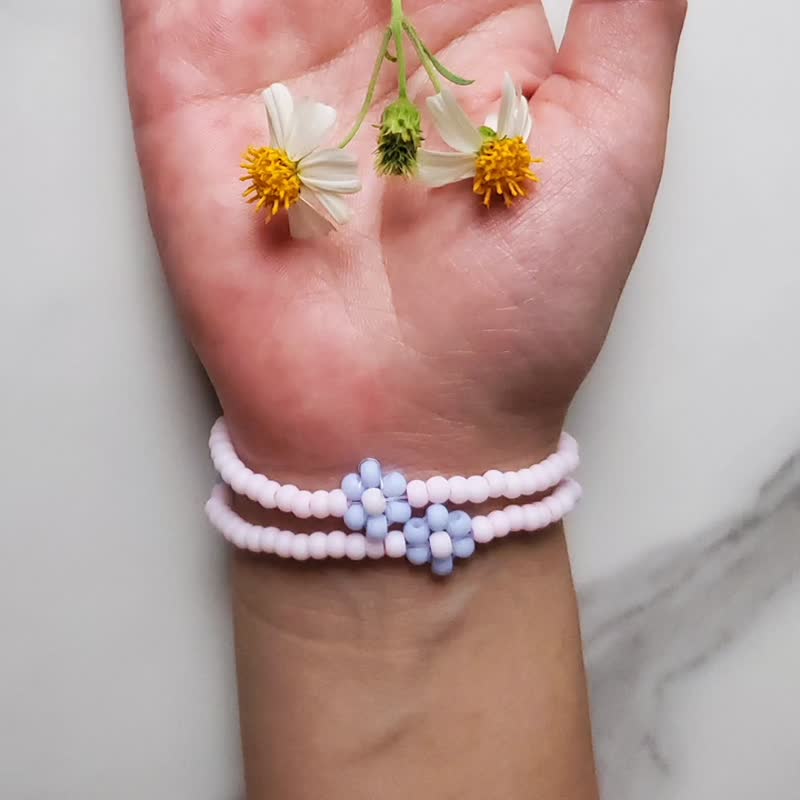 生日礼物 3way手腕带 马卡龙小花手机吊饰 双层花朵手链 水蓝色 - 挂绳/吊绳 - 玻璃 蓝色