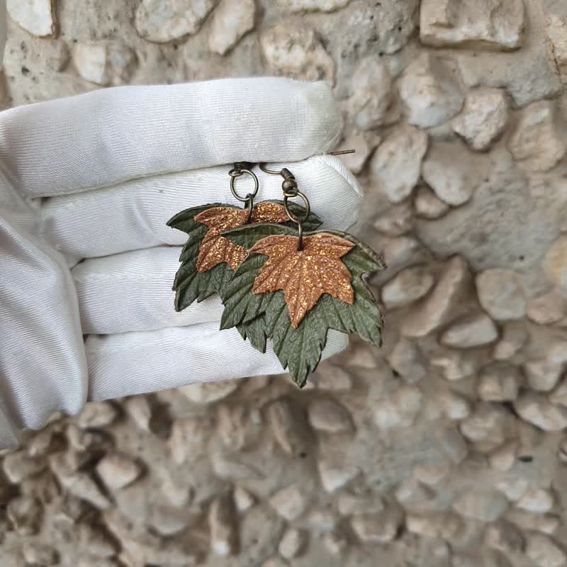 耳環 green leather earrings for her Leather women's jewelry - 耳环/耳夹 - 真皮 绿色