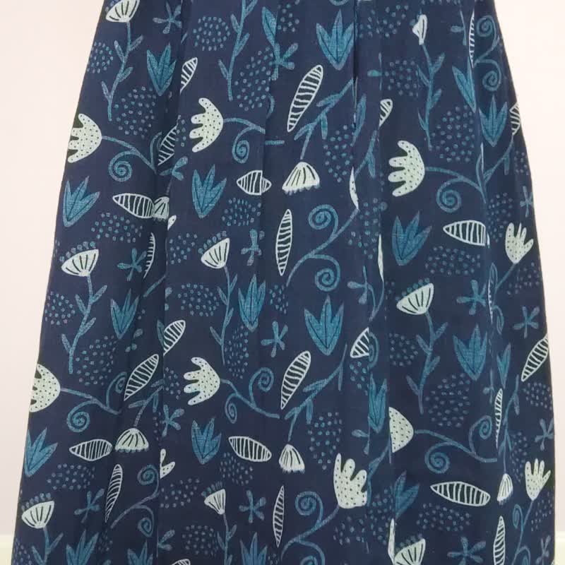Tulip Skirt -   印花花卉舒适半身裙 - 裙子 - 棉．麻 蓝色