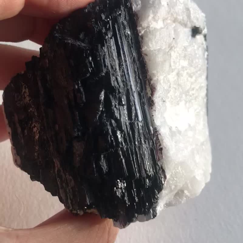 双重功效 黑碧玺 白水晶共生 天然原石  水晶 crystal 摆设 - 摆饰 - 水晶 黑色