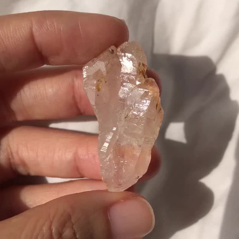 骸骨骨干水晶 红皮白水晶骨干城堡 天然原石 水晶原矿 水晶 - 摆饰 - 水晶 红色