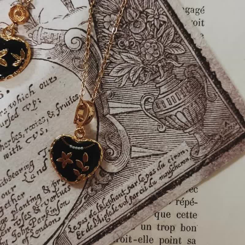 项链坠 | Engraved Heart 浮雕花心 - 曜黑 - 项链 - 其他材质 黑色