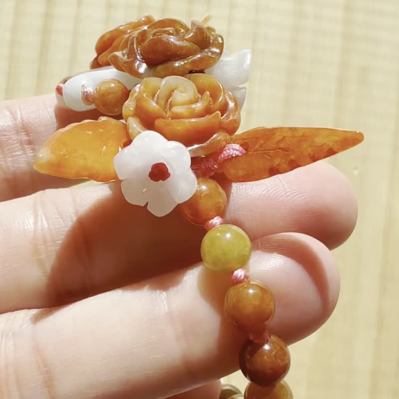 手工編織翡翠手链 — 焦糖玫瑰 - 手链/手环 - 玉石 红色