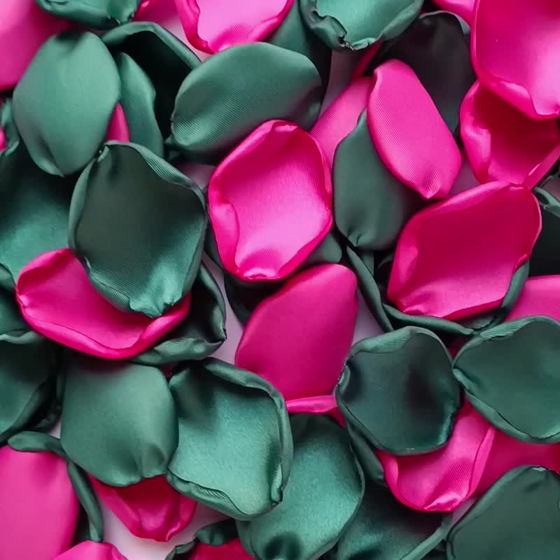 Pink and green wedding petals Emerald wedding decor Pink fuchsia decor - 干燥花/捧花 - 丝．绢 
