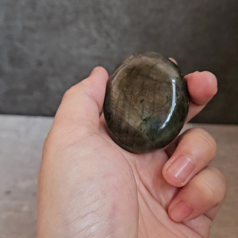 (原矿专卖店)(拉长石)(孔雀的羽毛)(招财)(招贵人)(爱情之石)(净) - 摆饰 - 水晶 灰色