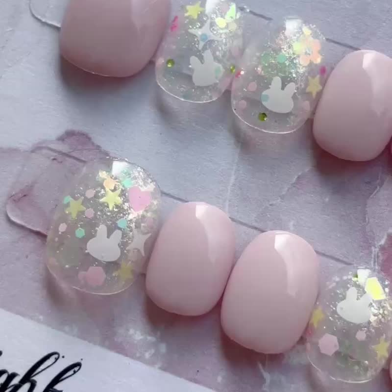 可爱粉兔子甲片 /穿戴甲/订制美甲贴片 - 指甲油/指甲贴 - 其他材质 粉红色