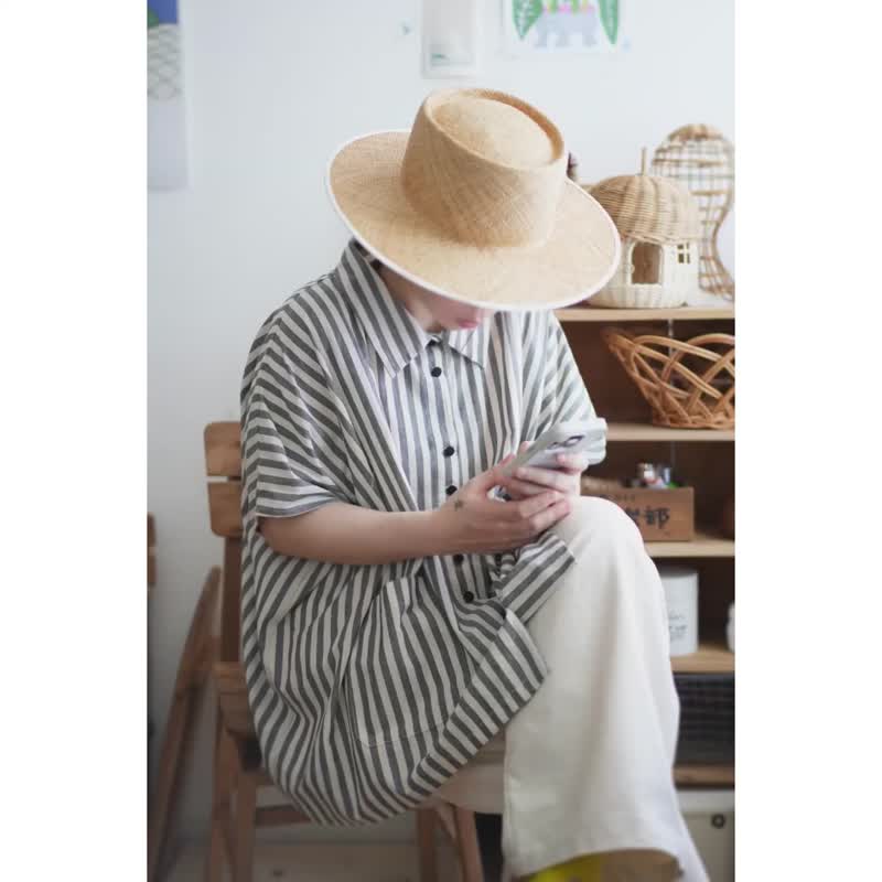 粗灰直条纹超宽版四方衬衫 - 女装衬衫 - 棉．麻 灰色
