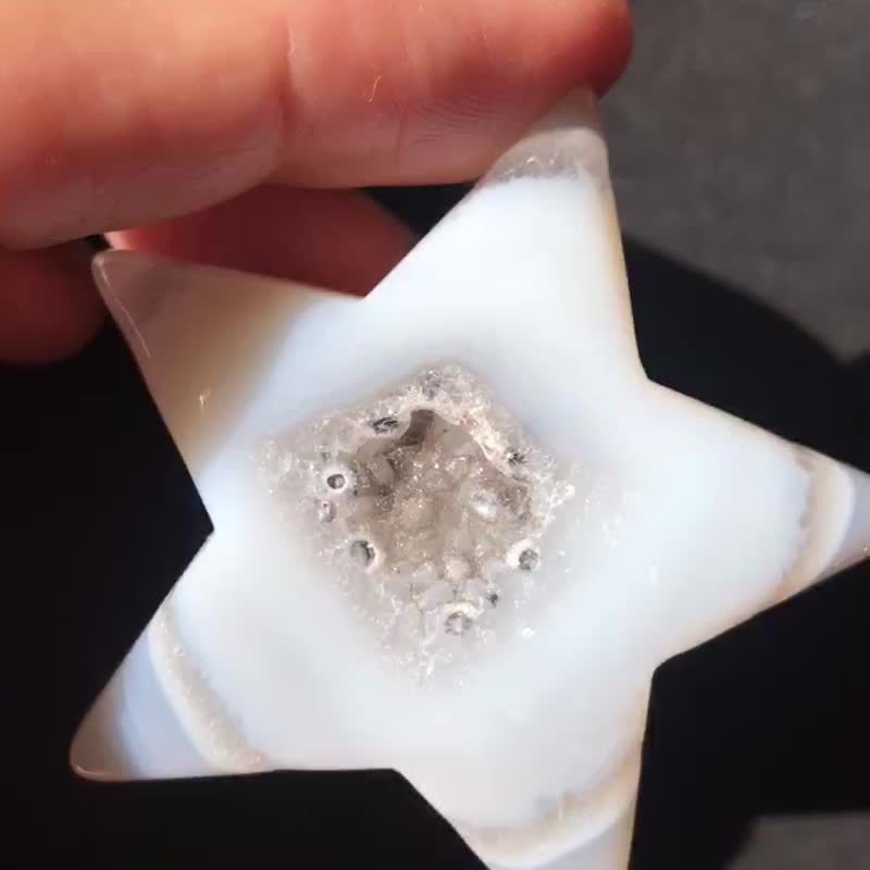 闪闪发光 玛瑙 水晶洞 星星 摆设 水晶雕刻件 手把玩 - 摆饰 - 水晶 多色