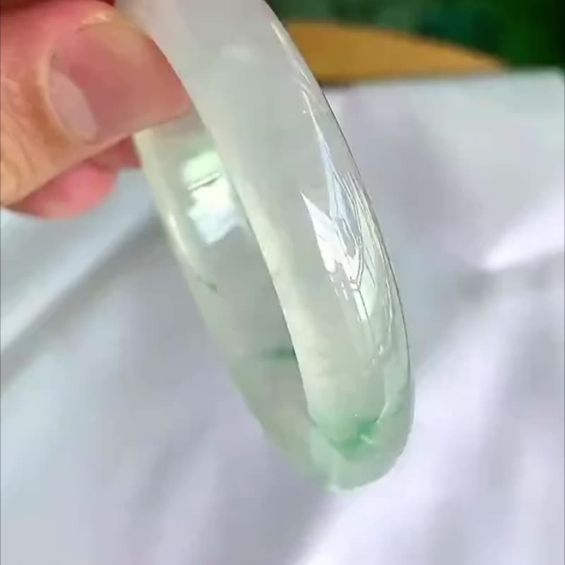 冰种 天然翡翠 缅甸 A玉 玉镯 • 冰玻种飘花翡翠贵妃镯 - 手链/手环 - 玉石 绿色
