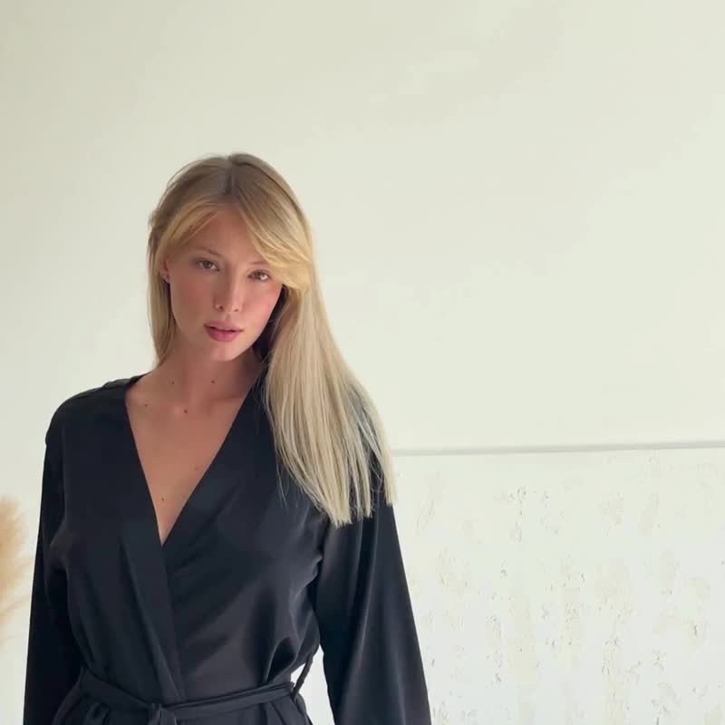 黑色长款丝滑长袍 袖口与开衩设计 - 居家服/睡衣 - 丝．绢 白色